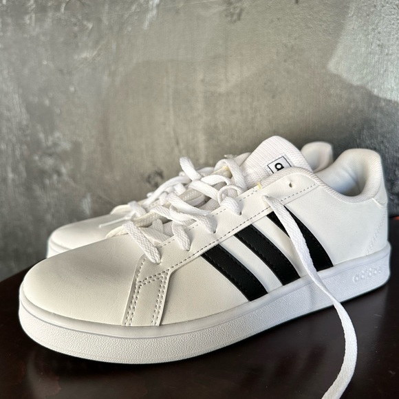 Adidas Grand Court Shoes - Picture 3 of 6
